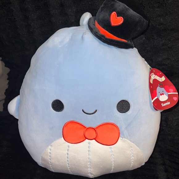 Samir the Whale with Top Hat - Picture 1 of 7